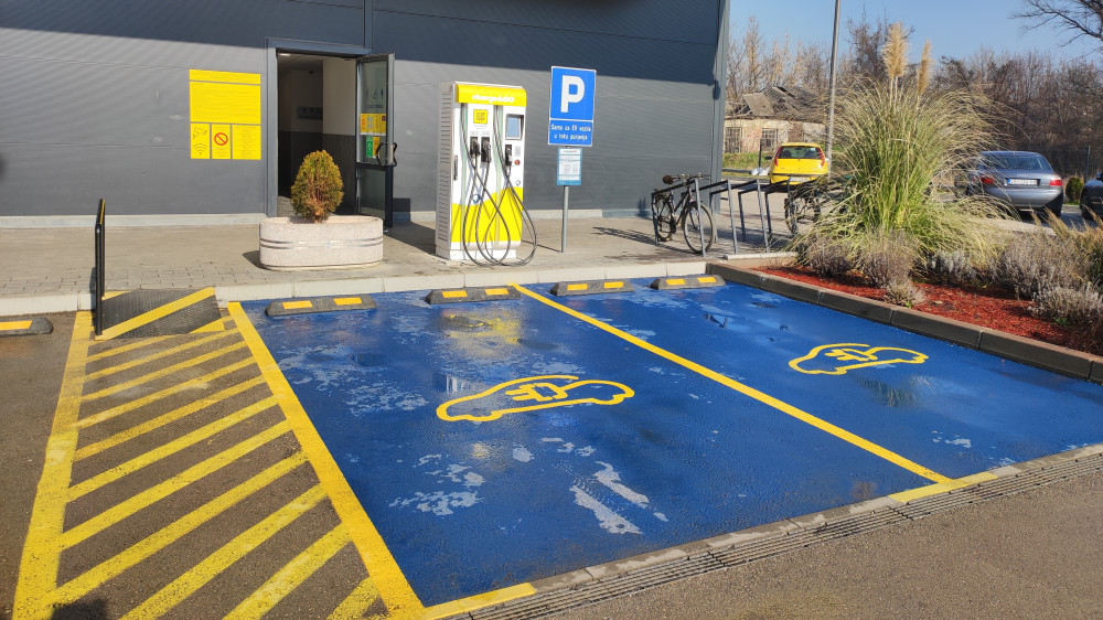 Mreža savremenih električnih punjača širi se Srbijom